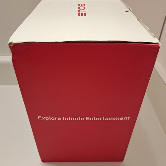 Etoe Model A1192 E2 Pro Projector Native 1080P FHD 4K, WiFi, 5G, Bluetooth, Apps - Picture 2 of 9